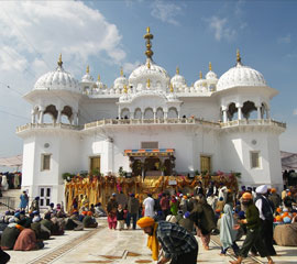 Punjab Gurudwaras Tour in Tempo Traveller